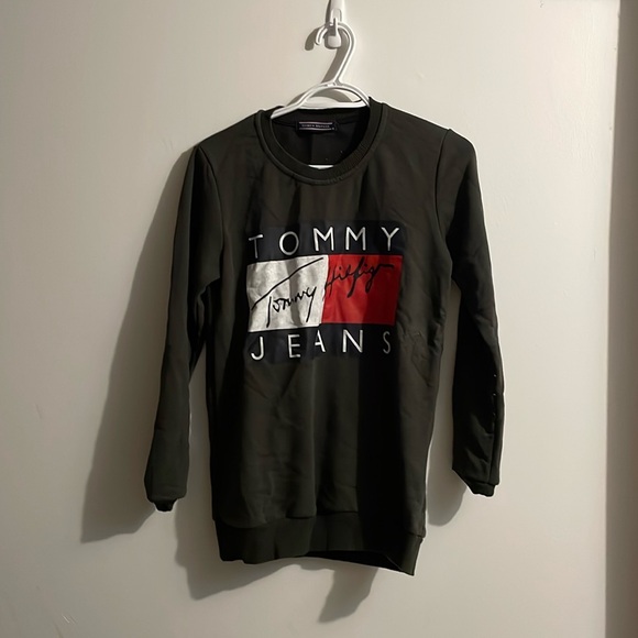 Vintage Tommy Hilfiger Sweatshirt - Picture 2 of 5